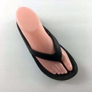 Iconic Crocs Comfort Women's Size 7 Black Tstrap